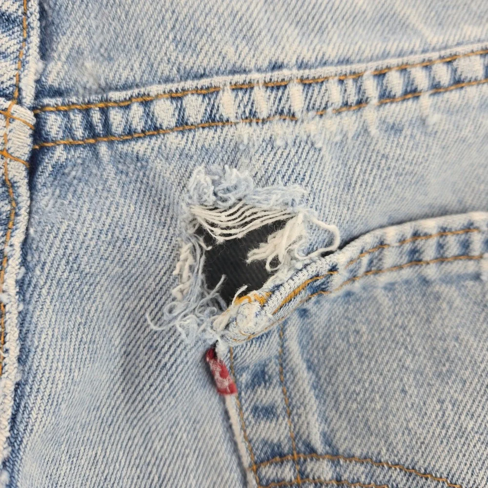 Vintage‎ Levis 505 Jeans Mens 33x30 Light Wash Distressed Straight Leg Grunge
